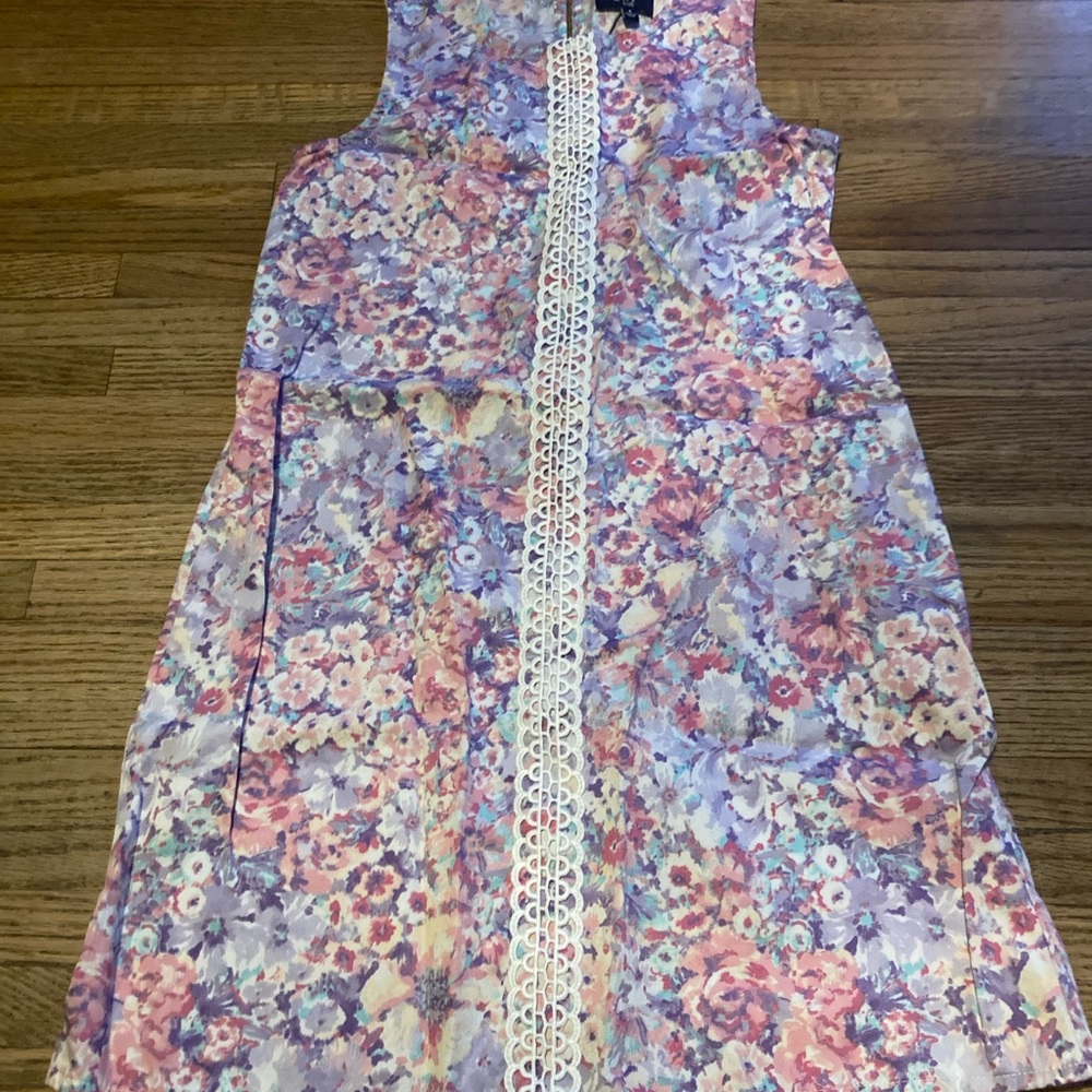 Crown & Ivy sleeveless dress size 8